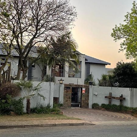 Africa Footprints Lodge Kempton Park Extérieur photo