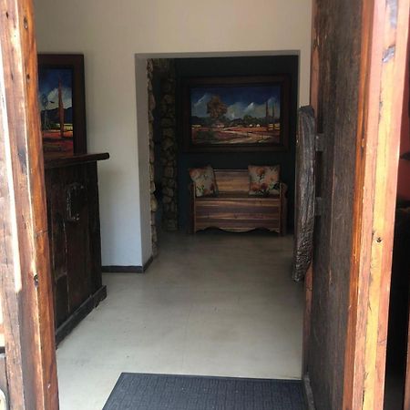Africa Footprints Lodge Kempton Park Extérieur photo