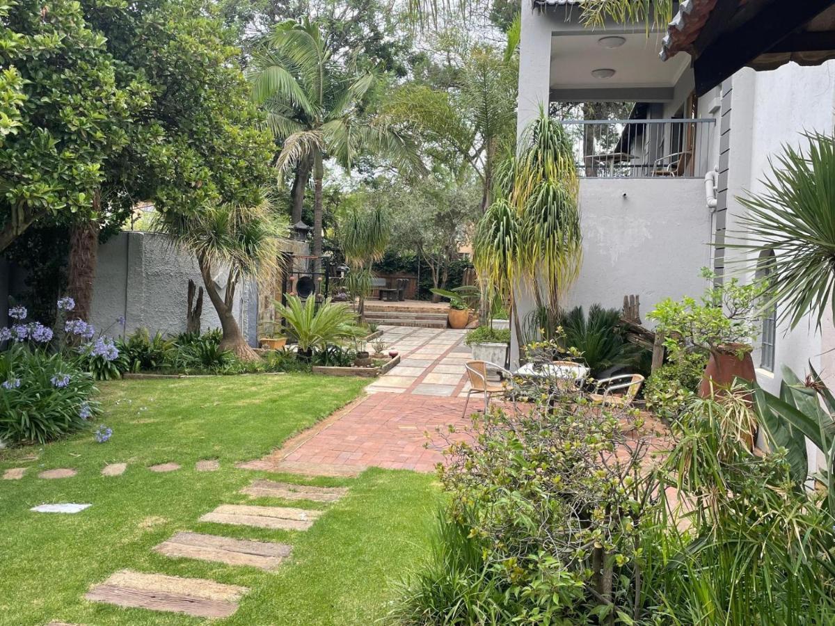 Africa Footprints Lodge Kempton Park Extérieur photo