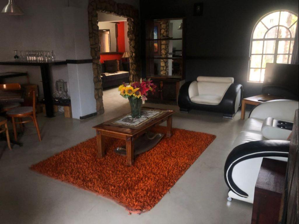 Africa Footprints Lodge Kempton Park Extérieur photo