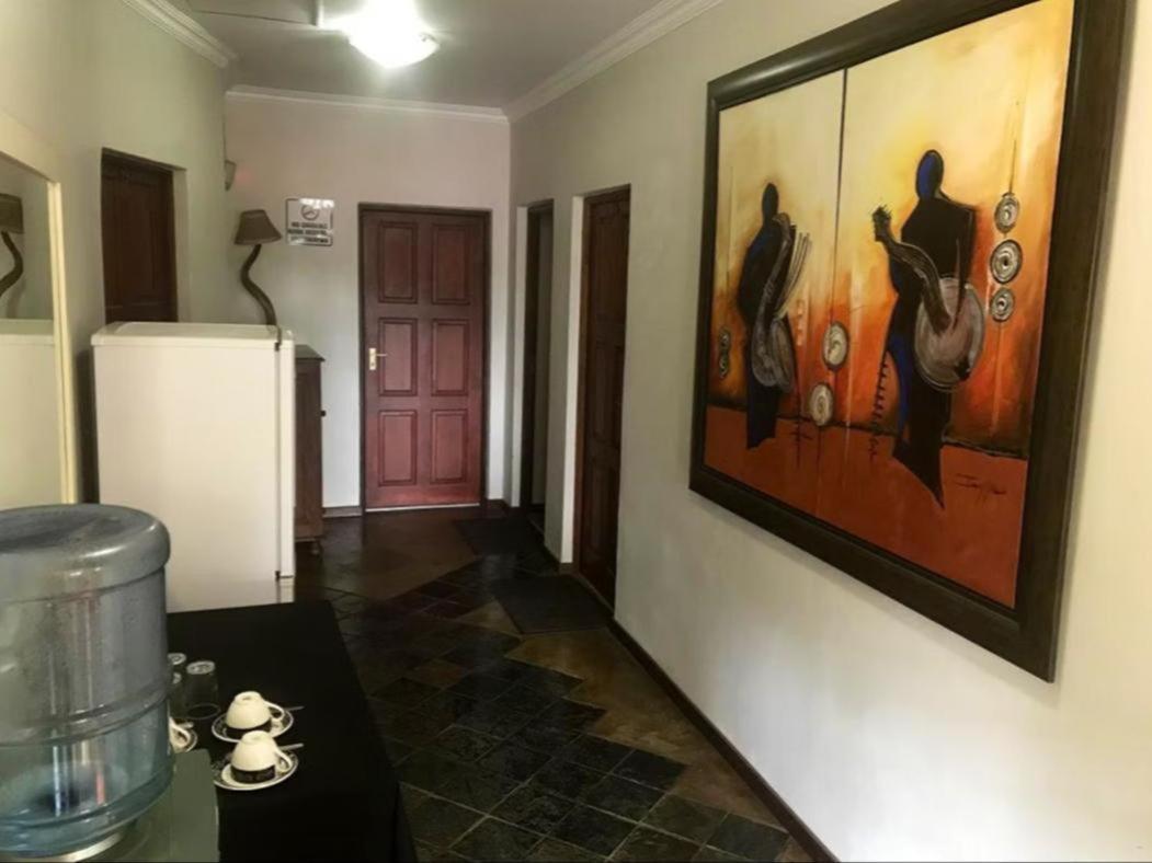 Africa Footprints Lodge Kempton Park Extérieur photo